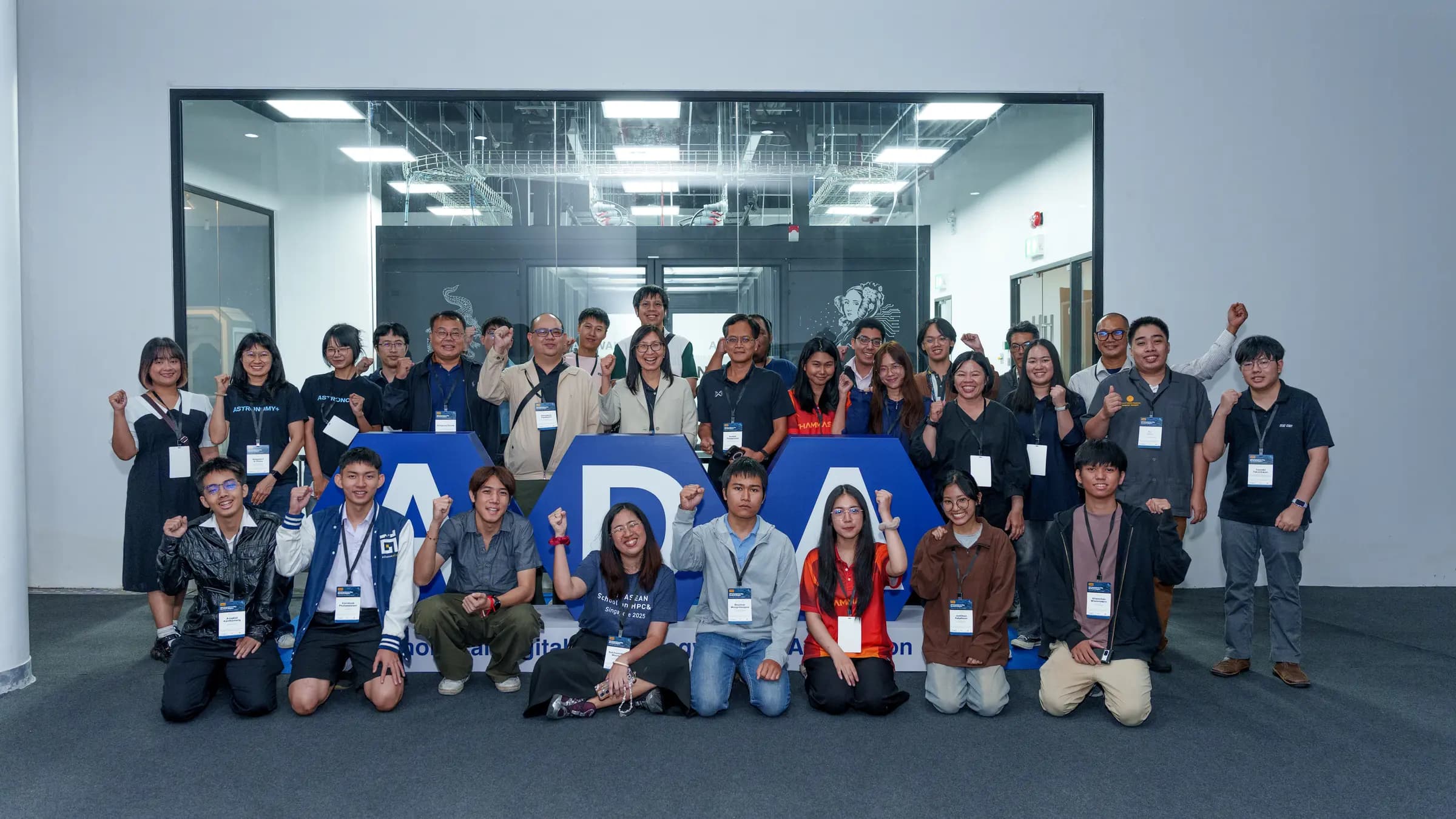 ผู้เข้าร่วม LANTA HPC Experience Day Northern Region ถ่ายภาพรวมกลุ่มที่ NARIT เชียงใหม่